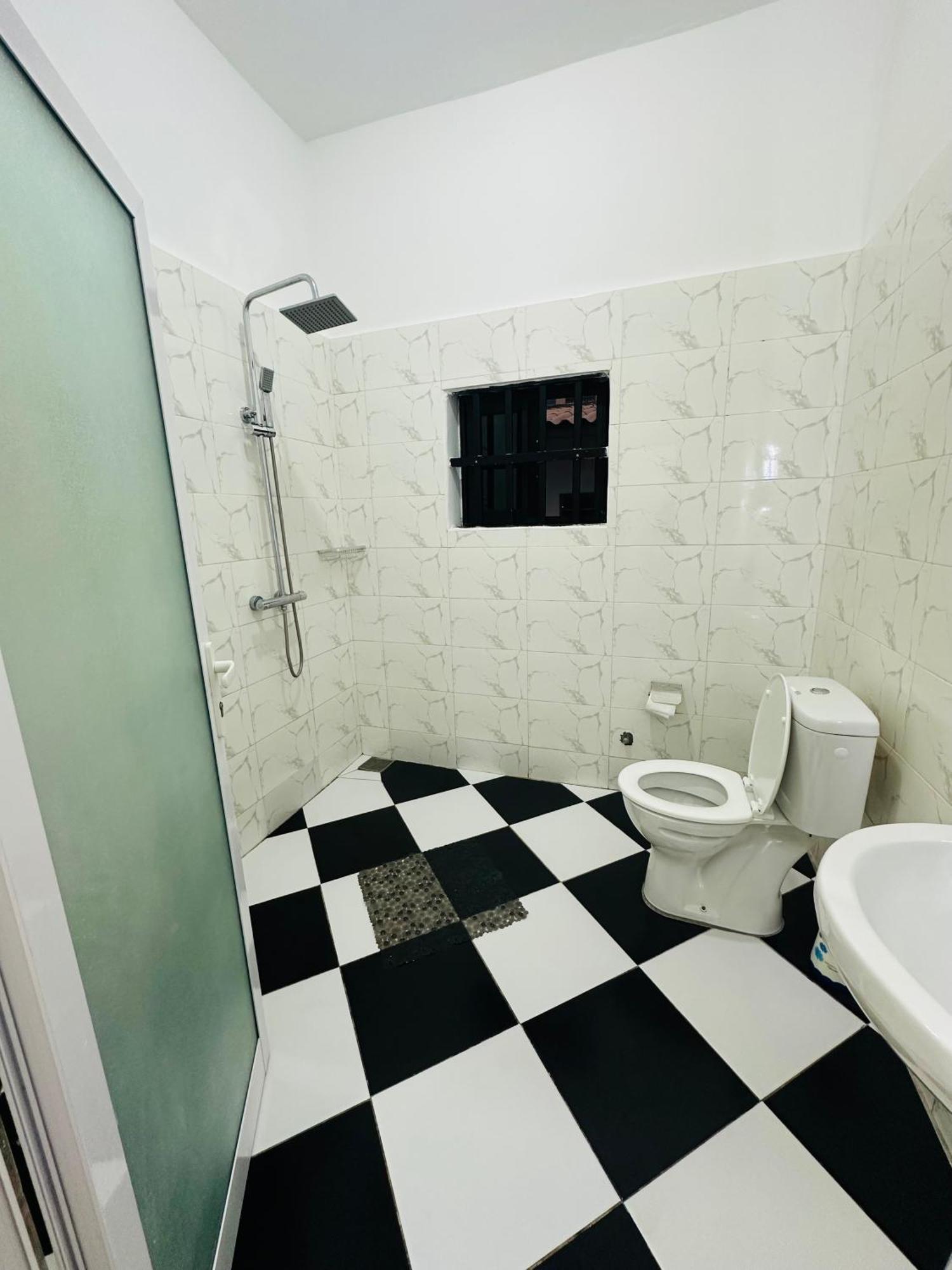 Ad Home Lome Bagian luar foto